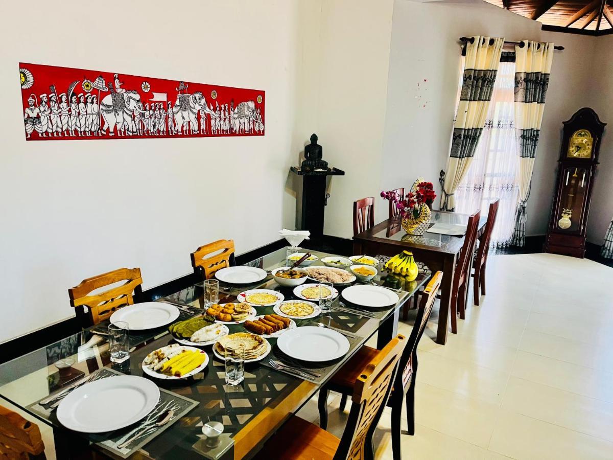 Gold Crown Residence 담불라 외부 사진