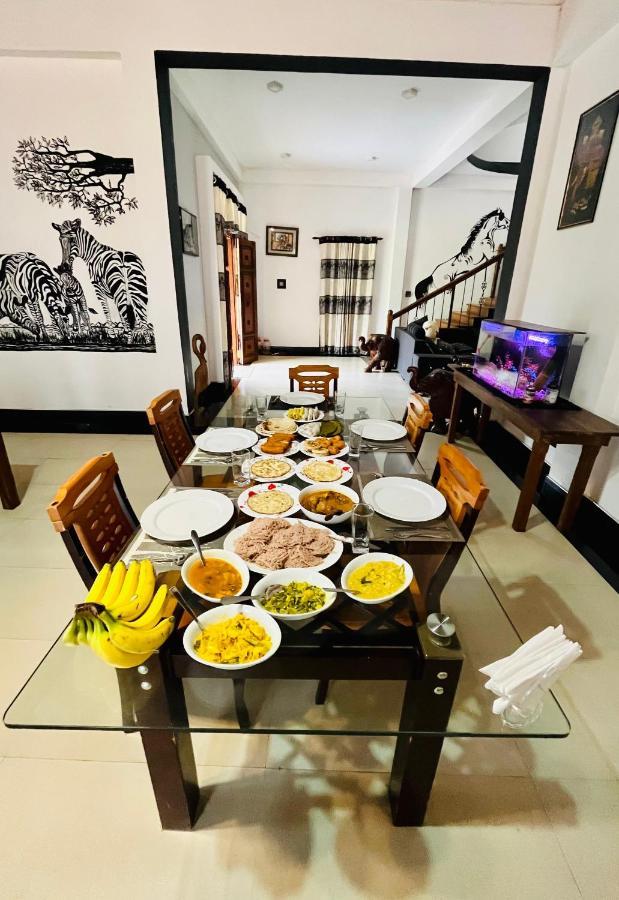 Gold Crown Residence 담불라 외부 사진