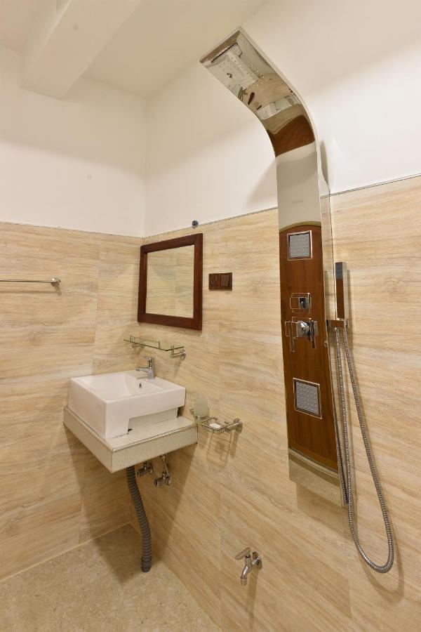 Gold Crown Residence 담불라 외부 사진