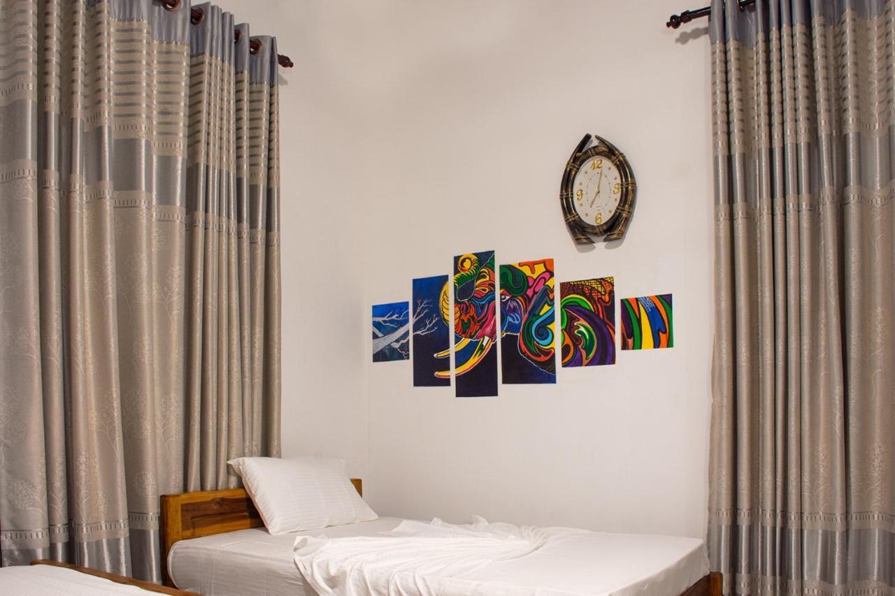 Gold Crown Residence 담불라 외부 사진